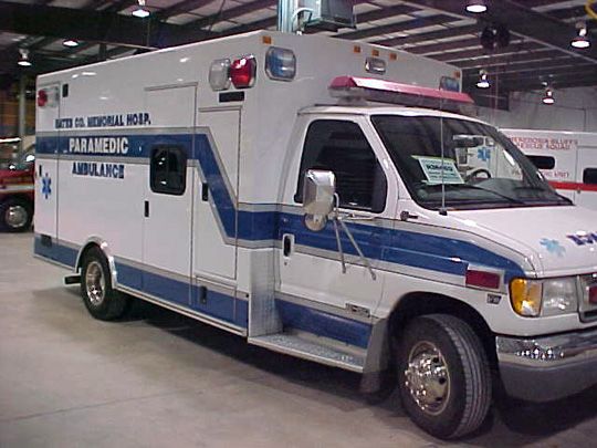 images/ambulances/blue-strip-paramedics.jpg